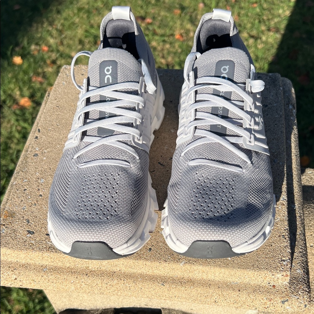 ON Men's Gray Athletic Shoes